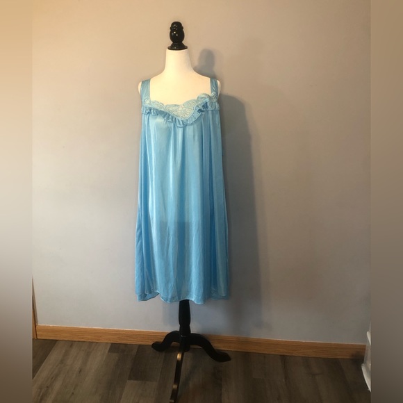 Blue Vintage Nightgown - Picture 4 of 5